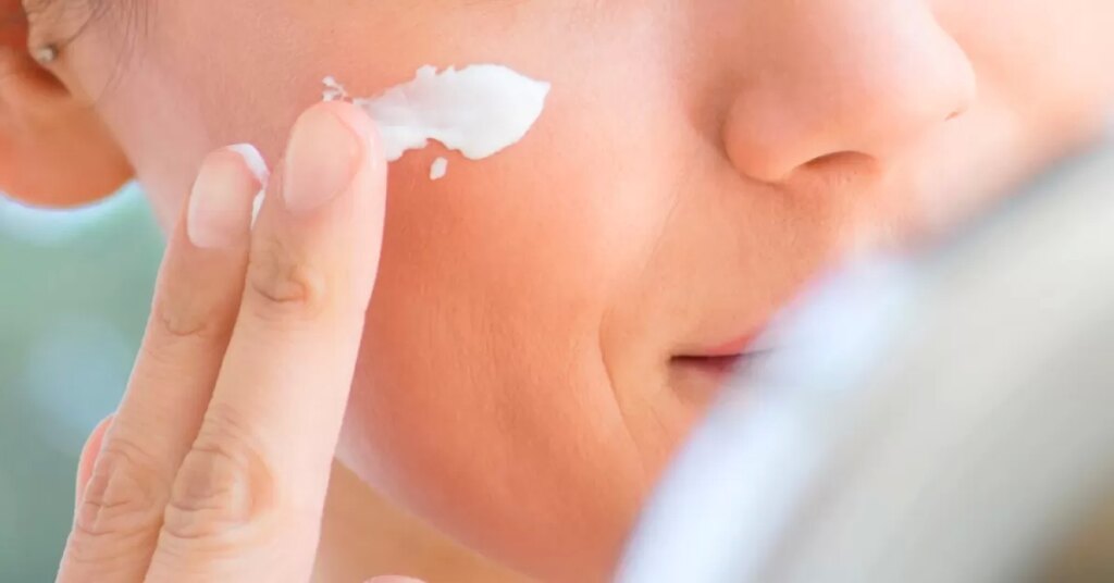 Crema-de-fata-cu-protectie-solara.jpg