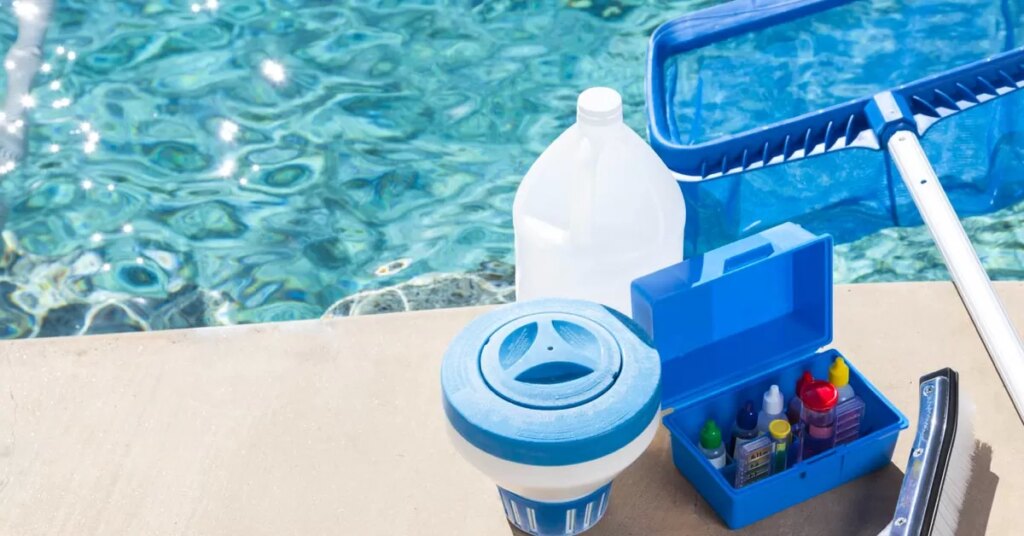 Cum-se-intretine-o-piscina-si-de-ce-este-important-sa-o-intretii-corect.jpg